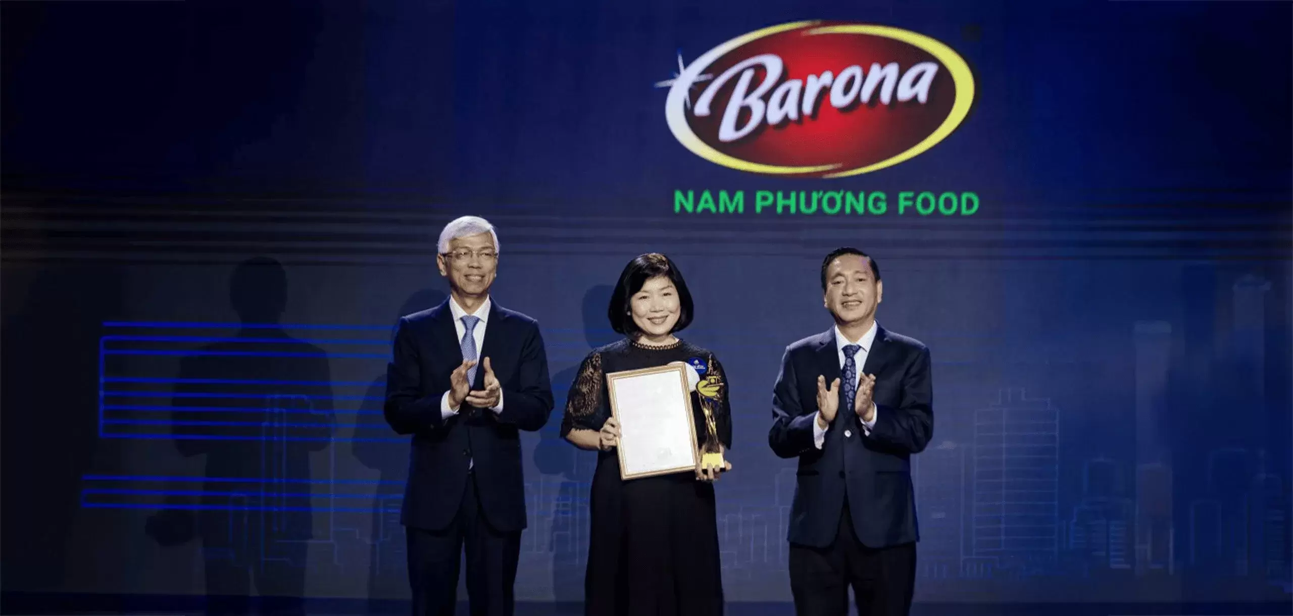NAM PHƯƠNG FOOD vinh dự nhận giải thưởng Thương hiệu Vàng TPHCM lần thứ 2